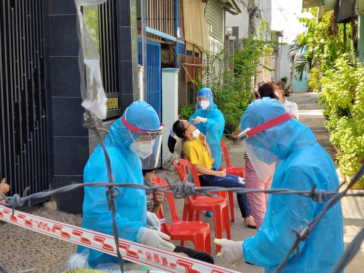 TP.HCM ghi nhận thêm 21 bệnh nhân COVID-19 chưa rõ nguồn lây - 1