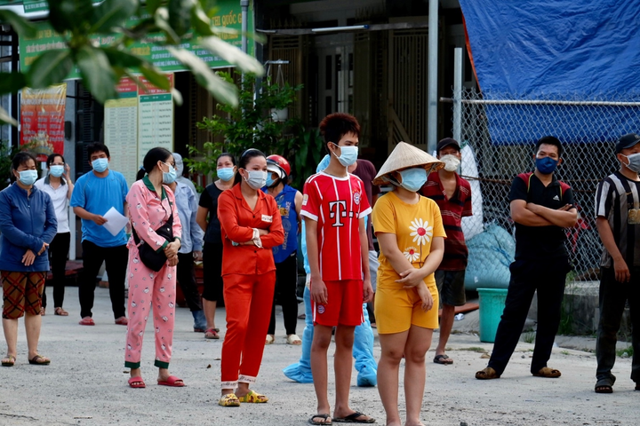 Một F2 của bệnh nhân COVID-19 tại TP.HCM sống ở Long An trở thành F0 - 1