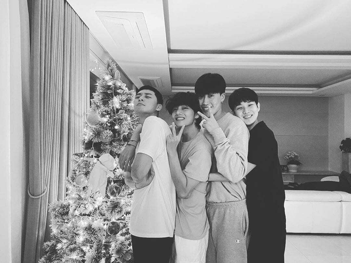 Hội bạn thân của Park Seo Joon: Điểm danh toàn mỹ nam nổi tiếng cả thế giới - 3