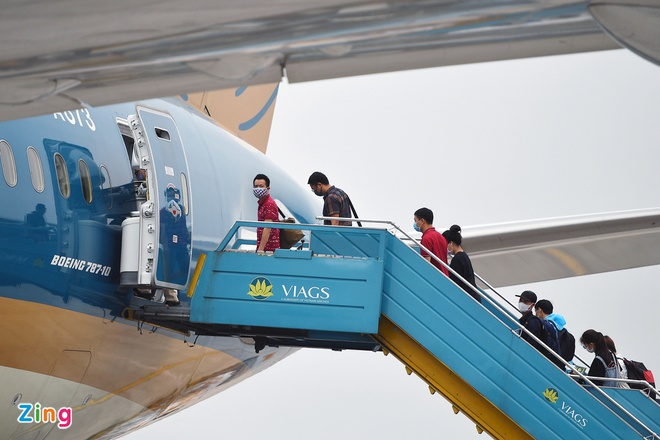 Tạm dừng khai thác đường bay TP.HCM - Đồng Hới - 1