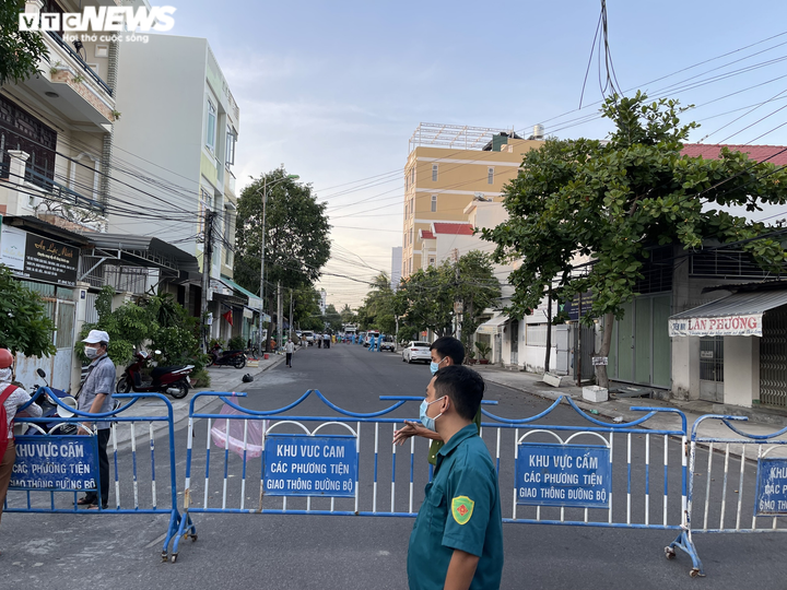 Khánh Hòa và Phú Yên phong tỏa nhiều địa điểm liên quan người nghi mắc COVID-19 - 2