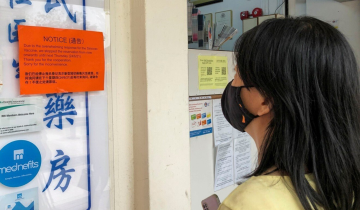 Lý do dân Singapore đổ xô đi tiêm vaccine Trung Quốc - 2