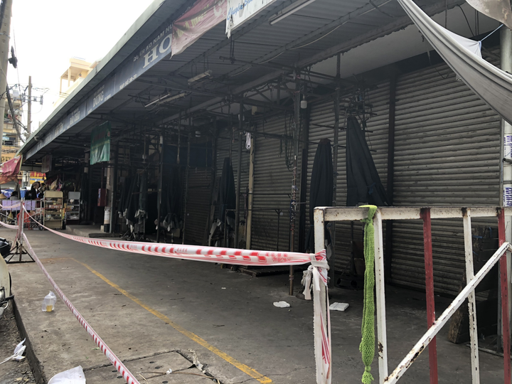 Ảnh: Hàng hóa chất đầy kệ, người Sài Gòn không cần lo thiếu thực phẩm - 2