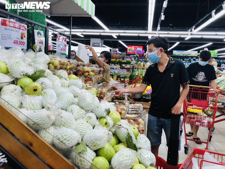 Ảnh: Hàng hóa chất đầy kệ, người Sài Gòn không cần lo thiếu thực phẩm - 7