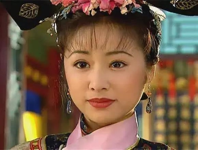 Hậu trường Hoàn Châu Cách Cách: Toàn chuyện xấu hổ, Triệu Vy mang danh trộm quần - 2