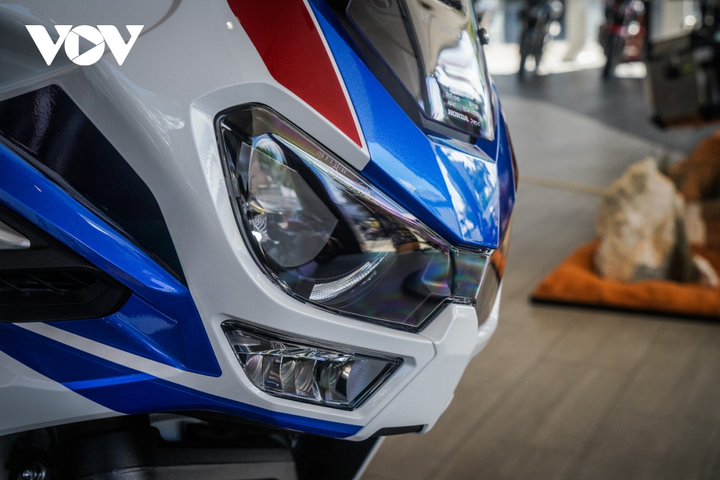 Cận cảnh Honda Africa Twin Adventure Sport giá gần 700 triệu đồng - 5