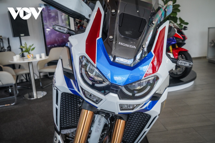 Cận cảnh Honda Africa Twin Adventure Sport giá gần 700 triệu đồng - 8