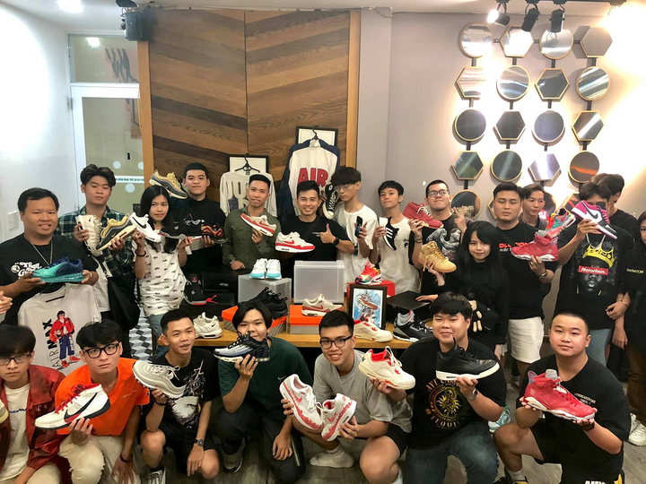 Thỏa sức chọn nhiều mẫu giày sneaker tại cửa hàng Nguyễn Minh - 2