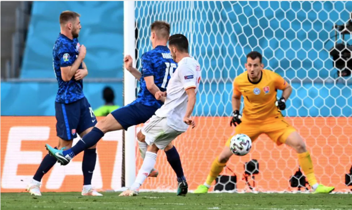 Trực tiếp bóng đá Slovakia vs Tây Ban Nha EURO 2020 - 3