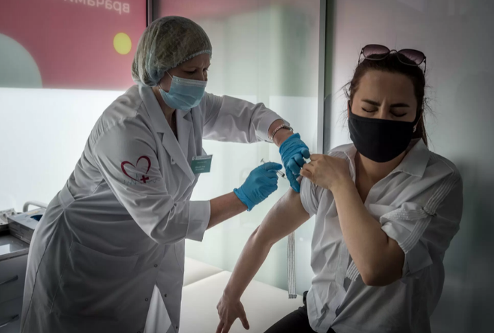 E ngại tiêm vaccine COVID-19, Nga có nguy cơ gặp khủng hoảng như Ấn Độ - 1