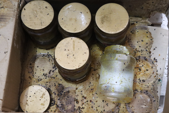 Hà Nội: Thu giữ hàng tấn nguyên liệu trà sữa Royal Tea, Gongcha - 2