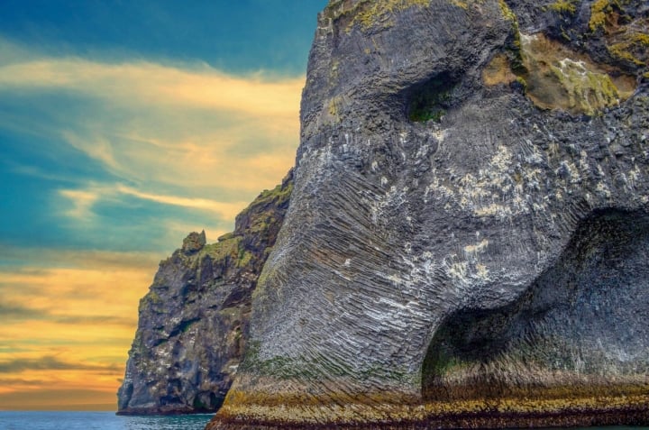 The rock looks like a giant elephant floating in the middle of the sea - Mother Nature's masterpiece - 2