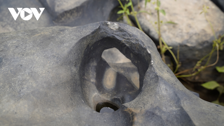 Lặng người ngắm vẻ đẹp hoang sơ của suối đá núi lửa ở Gia Lai - 3