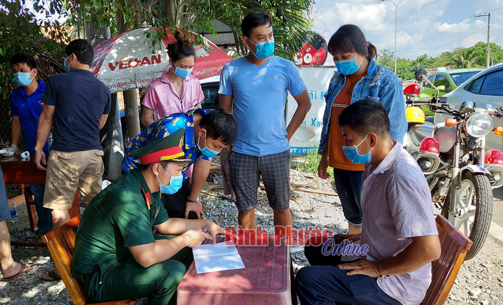 Bình Phước đề nghị cán bộ, người lao động không đến TP.HCM và Bình Dương - 1