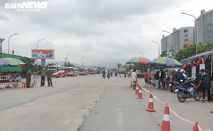 Quảng Ninh: Làm rõ trách nhiệm tập thể, cá nhân để mầm bệnh COVID-19 xâm nhập - 1