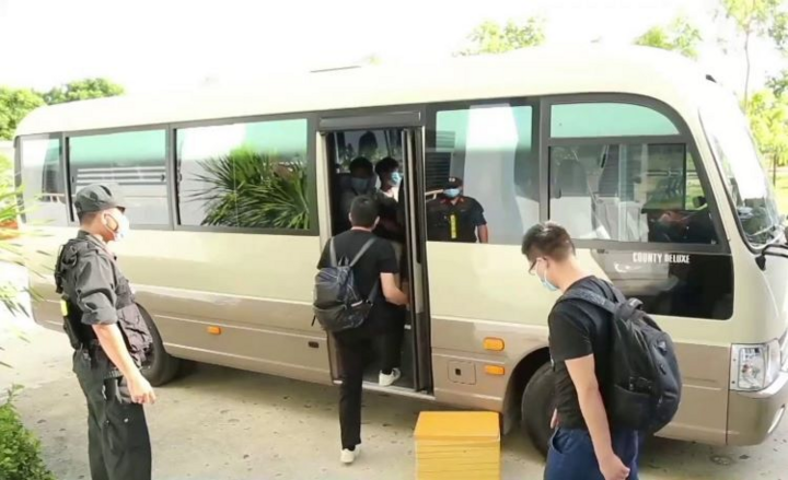 12 cán bộ công an Ninh Thuận bị cách ly sau khi trục xuất 10 người Trung Quốc - 1