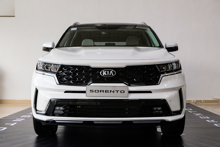 So sánh Toyota Fortuner và Kia Sorento ảnh 17 Hơn 1,4 tỷ đồng, chọn Toyota Fortuner hay Kia Sorento bản cao nhất? - 16