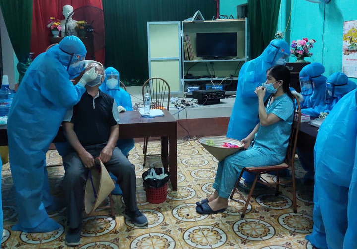 Thái Bình: Con gái bệnh nhân đi xe khách Bắc - Nam dương tính với SARS-CoV-2 - 1