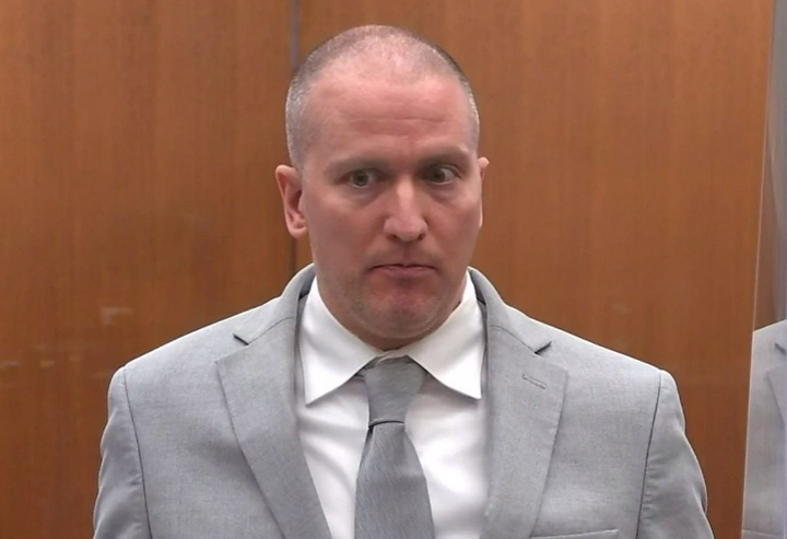 Mức án 22,5 năm tù cho cựu cảnh sát ghì chết George Floyd gây bất bình - 1