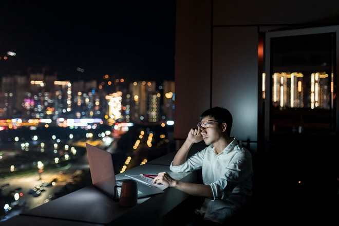 Làm việc đến kiệt sức, nhiều người trẻ Trung Quốc trụy tim, đột tử - 1