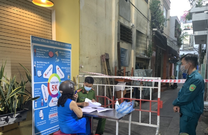 TP.HCM tạm đóng cửa chợ Hoàng Hoa Thám - 1