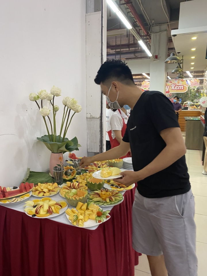 Người Hà Nội thích thú thưởng thức Đại tiệc Buffet MEATDeli - 3