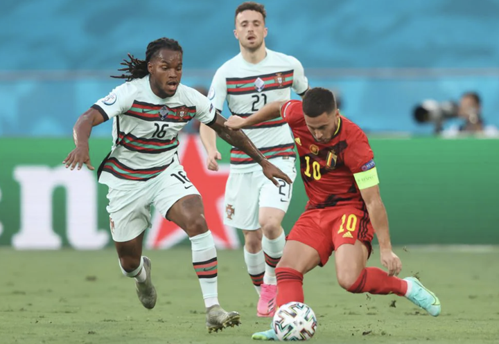 Ronaldo chia tay EURO 2020: Thất bại của ngôi sao cô đơn - 3