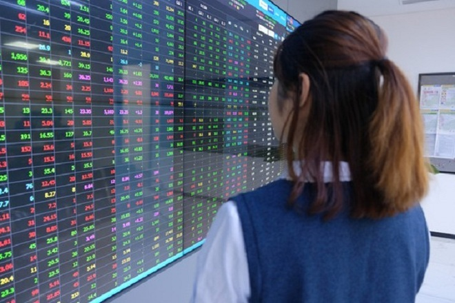 Phiên chứng khoán đầu tuần, VN-Index thăng hoa vượt ngưỡng 1.400 điểm - 1