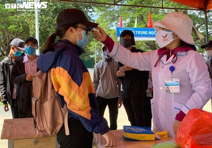 Hơn 1.200 học sinh lớp 12 ở Quảng Ngãi sẽ thi tốt nghiệp THPT đợt 2 - 1