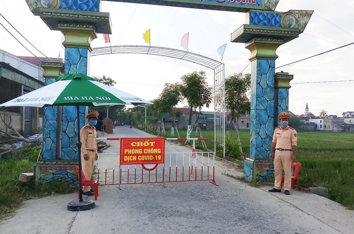 Hà Tĩnh phát hiện thêm một người dương tính SARS-CoV-2 - 1