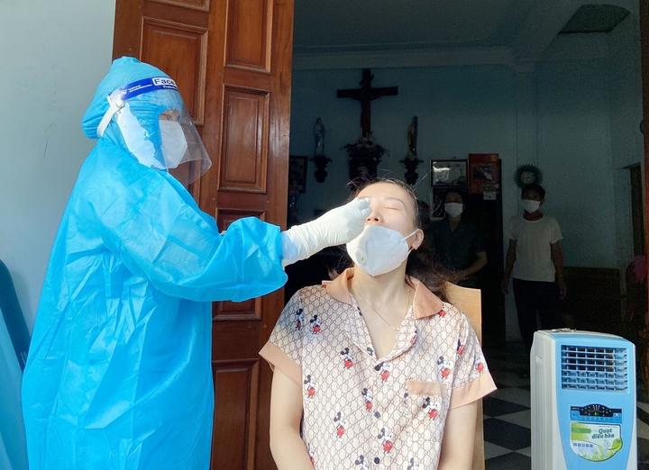 Hà Tĩnh phát hiện thêm một người dương tính SARS-CoV-2 - 2