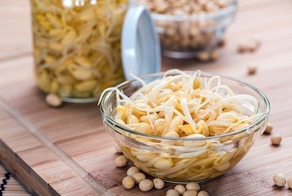 Bé gái 5 tuổi chết oan uống sau khi ăn giá đỗ tương - 1