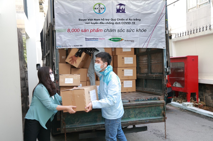 Bayer hỗ trợ chăm sóc sức khoẻ cán bộ y tế tuyến đầu chống dịch COVID-19 - 2