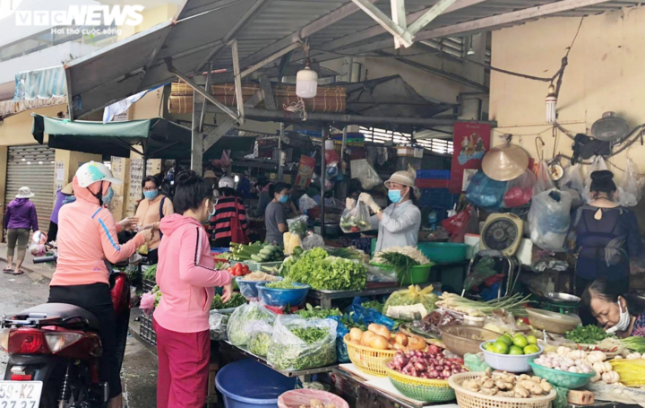 Phó Giám đốc Sở Công Thương TP.HCM lý giải nguyên nhân rau củ quả tăng giá mạnh - 1