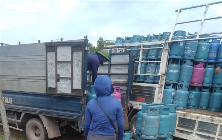 Bắt kẻ chặn đường hành hung, cướp bình gas của công ty khác ở Bắc Giang - 1