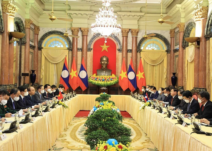 Chủ tịch nước Nguyễn Xuân Phúc hội kiến Tổng Bí thư, Chủ tịch nước Lào - 4