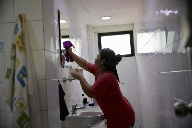 'Ô sin' đòi lương 1.000 USD, lau nhà theo ngày trong dịch COVID-19 - 2