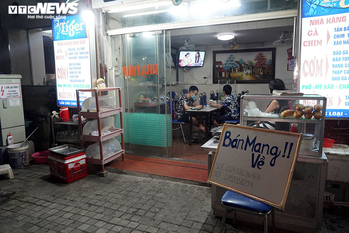 Hà Nội: Hàng quán than ế ẩm vì quy định đóng cửa trước 21h để phòng COVID-19 - 6