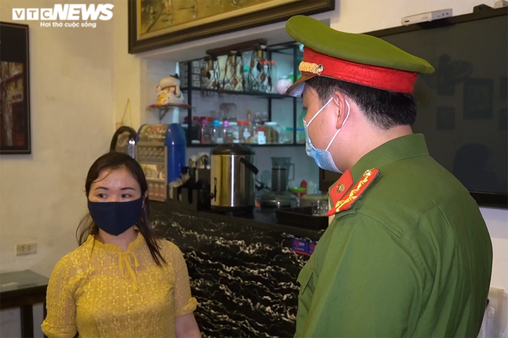 Hà Nội: Hàng quán than ế ẩm vì quy định đóng cửa trước 21h để phòng COVID-19 - 9