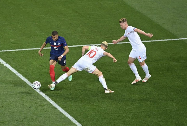 Mbappe hóa 'tội đồ' khiến Pháp bị loại: Bài học cho thần đồng kiêu ngạo - 4