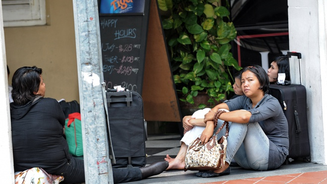 'Ô sin' đòi lương 1.000 USD, lau nhà theo ngày trong dịch COVID-19 - 1