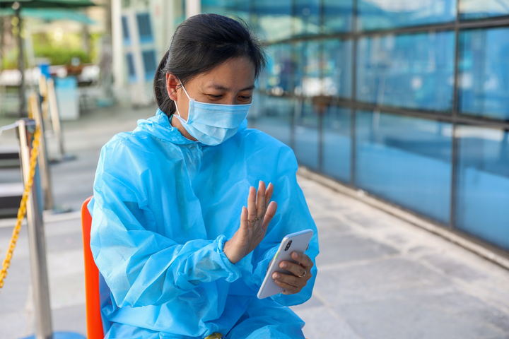 Vinamilk Sure Prevent & Optimum Gold trao tặng quà cho các bệnh viện tuyến đầu - 4