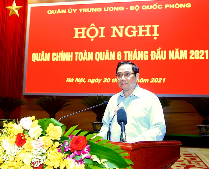 Thủ tướng: Quân đội tiếp tục đi đầu trong phòng chống thiên tai, COVID-19 - 1