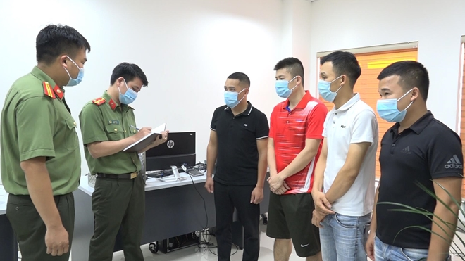 Liên tiếp các đường dây cá độ bóng đá bị xóa sổ - 2