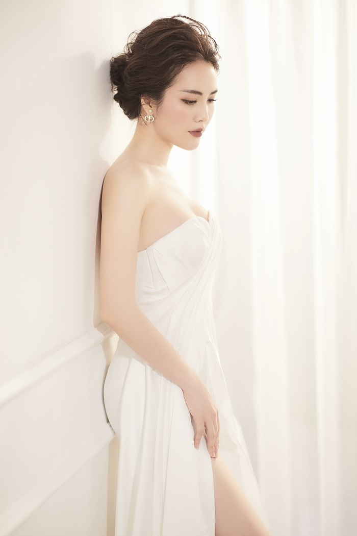 Á hậu Thụy Vân: 'Tôi từng rơi nước mắt tự hỏi sao mình chọn sự vất vả' - 11