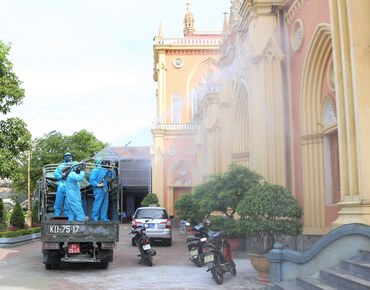 Người Hà Tĩnh nghi mắc COVID-19 tự khỏi bệnh có kết quả dương tính trở lại - 2