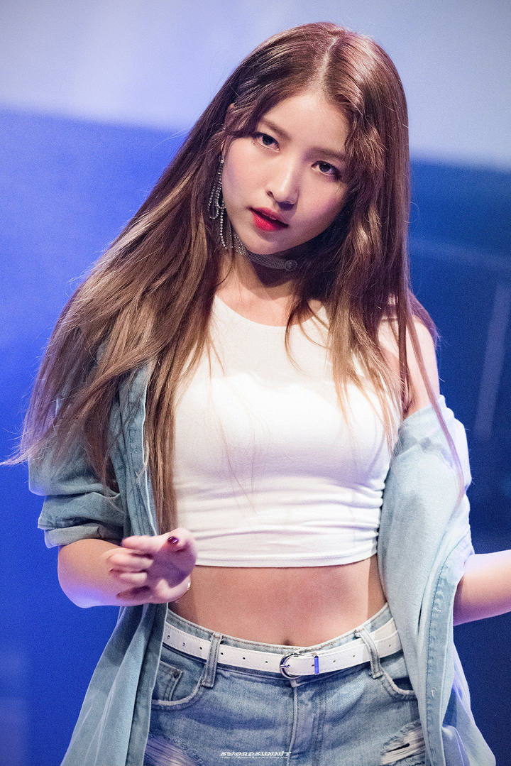 Mỹ nhân có đôi chân dài 105cm của làng nhạc Hàn Quốc - 12