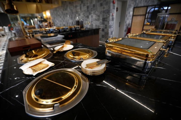 Không phải Dubai, Việt Nam mới là nơi có 1 khách sạn mạ vàng nhiều nhất thế giới - 4