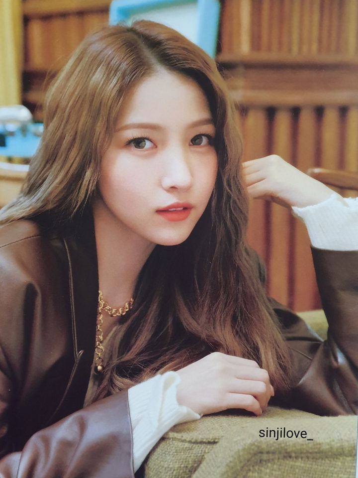 Mỹ nhân có đôi chân dài 105cm của làng nhạc Hàn Quốc - 10