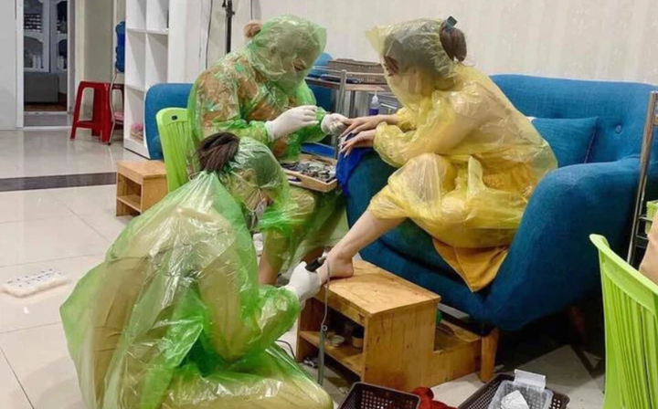 Khoảnh khắc dở khóc dở cười của dân tình khắp thế giới khi 'sống chung với dịch' - 9